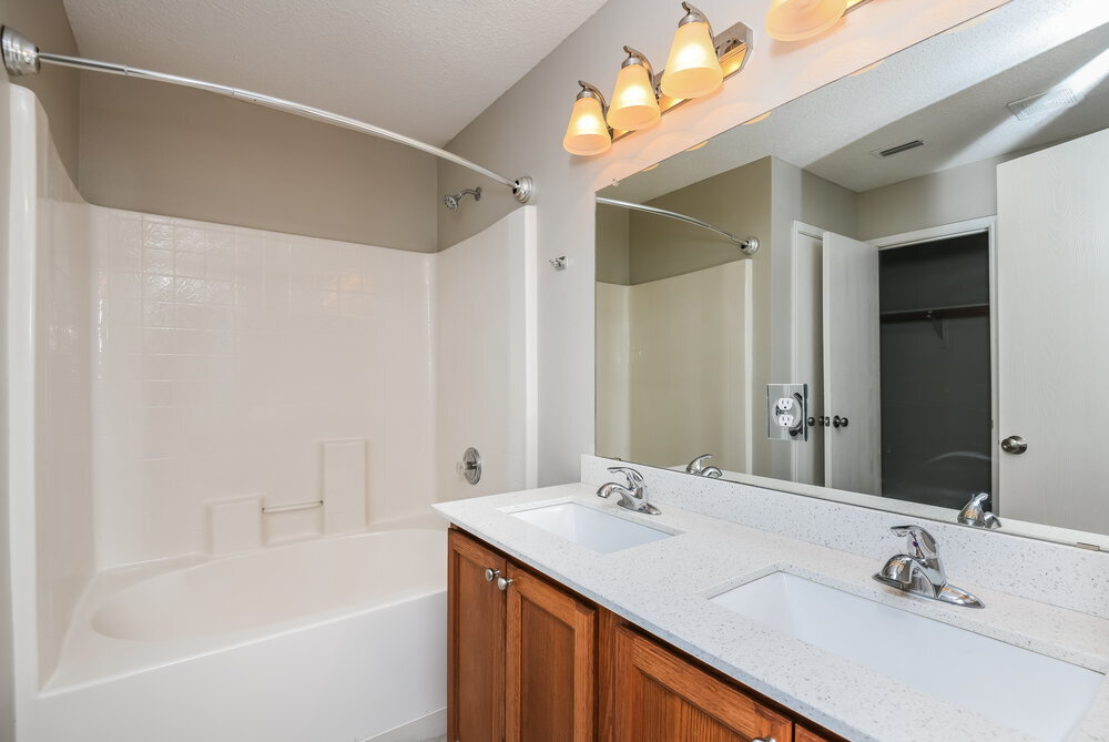 Building Photo - 1625 Creekridge Ct