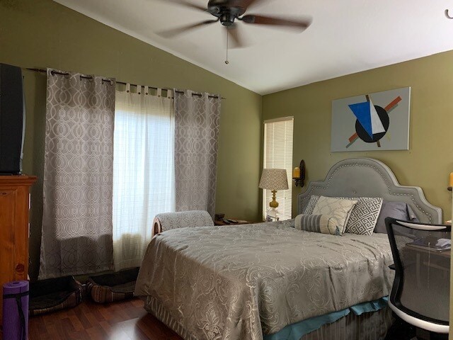 Building Photo - 973 Naples Dr