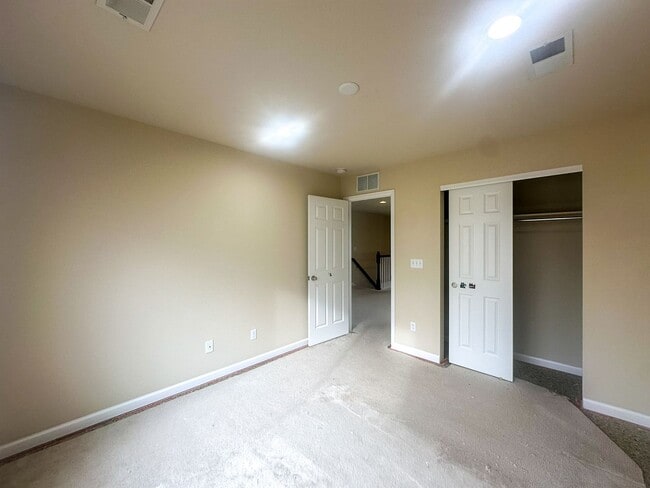 Building Photo - The price can't be beat!