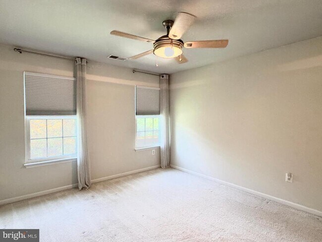 Building Photo - 53 Crestwood Ln