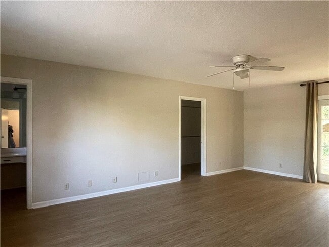 Building Photo - 205 Cater St