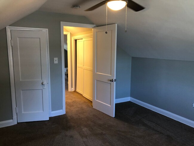 Building Photo - RENOVATED 4 bed 1 bath home in Glen Burnie
