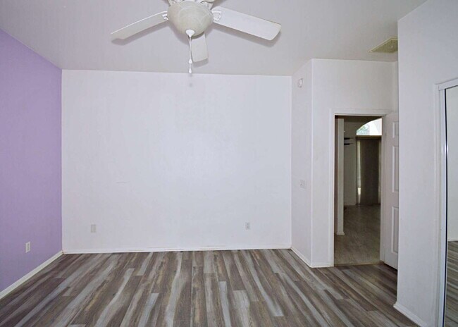Building Photo - 5/3 Stunner in Cathedral City
