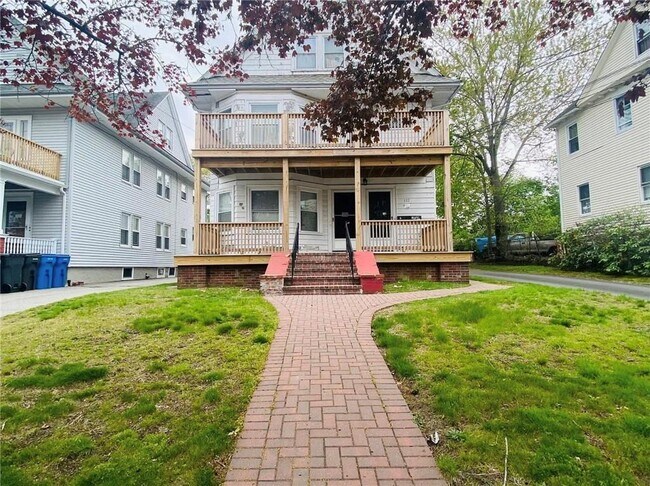 Primary Photo - 110 Norwood Ave