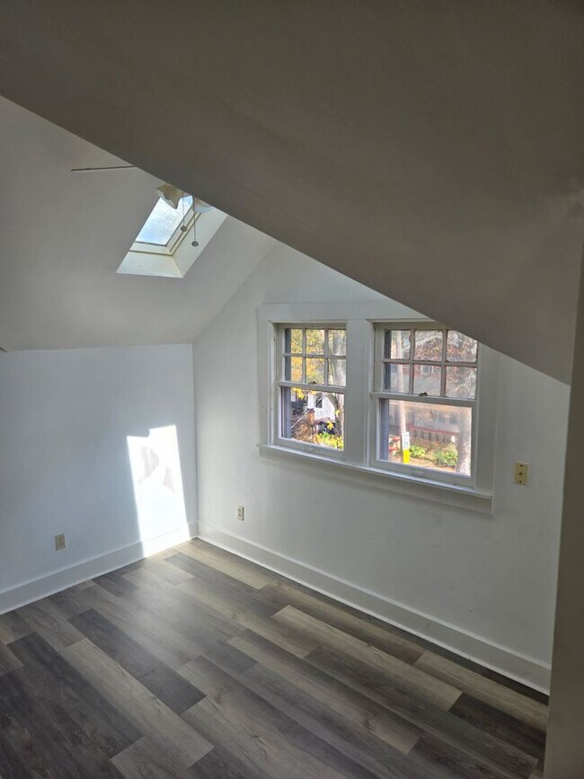 Building Photo - 3746 W 39th St