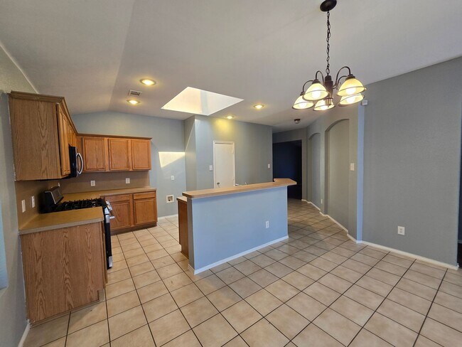 Building Photo - 5820 Show Master Ln