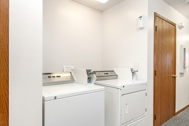 Laundry Area - Indianola Park Apartments