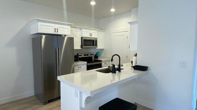 Primary Photo - 7244 N Silver Spring Way