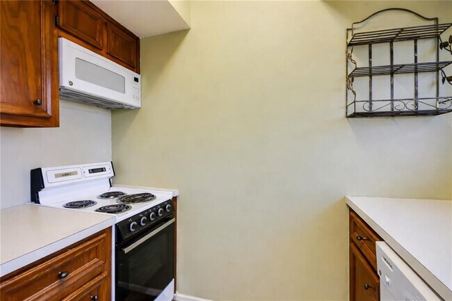 Building Photo - 3115 Tom Green St