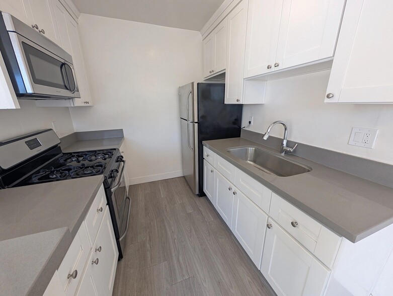 Building Photo - 3365 Keystone Av