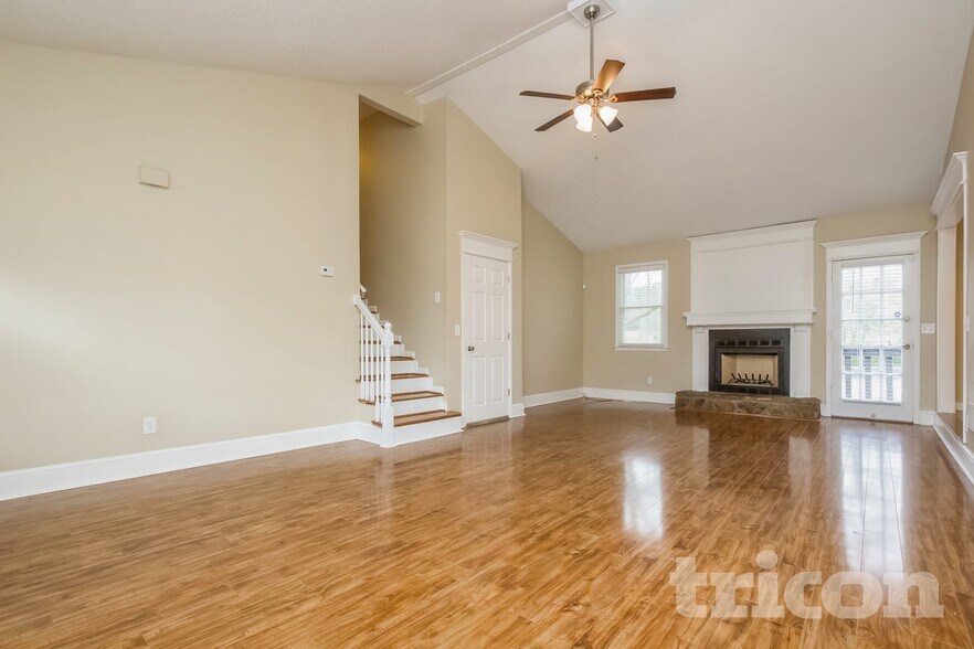 Building Photo - 125 Wayside Dr