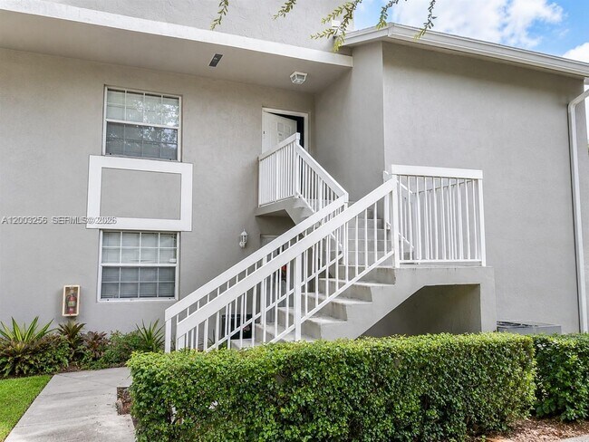 Building Photo - 464 NE 210th Cir Terrace