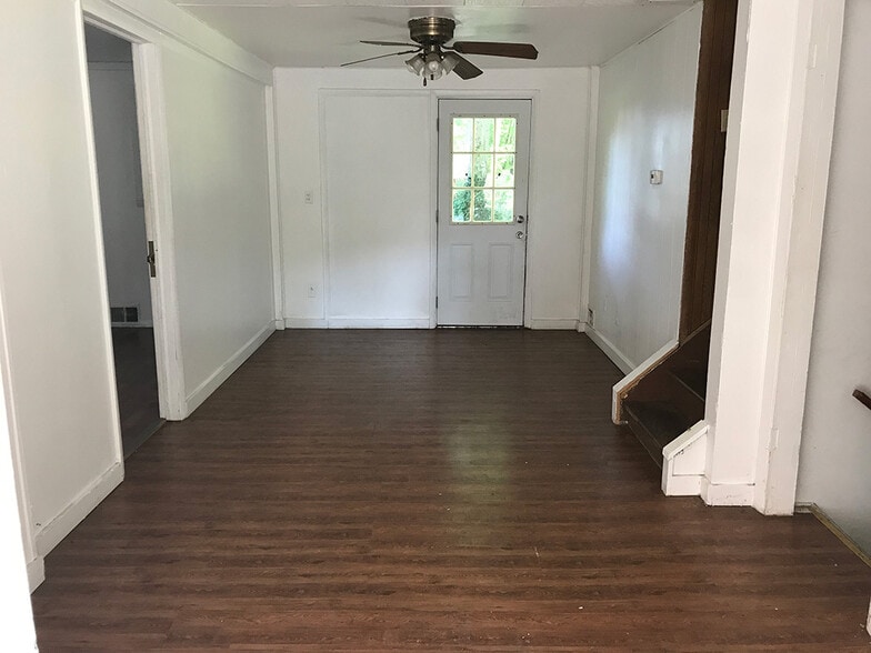 Building Photo - 45 Charles Ave