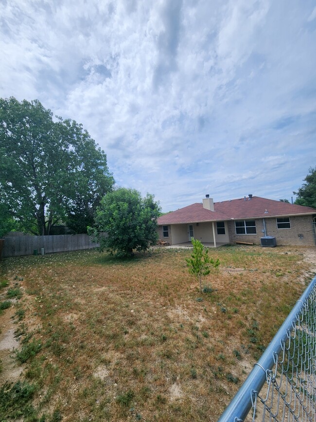 Building Photo - 1312 Elke Cir