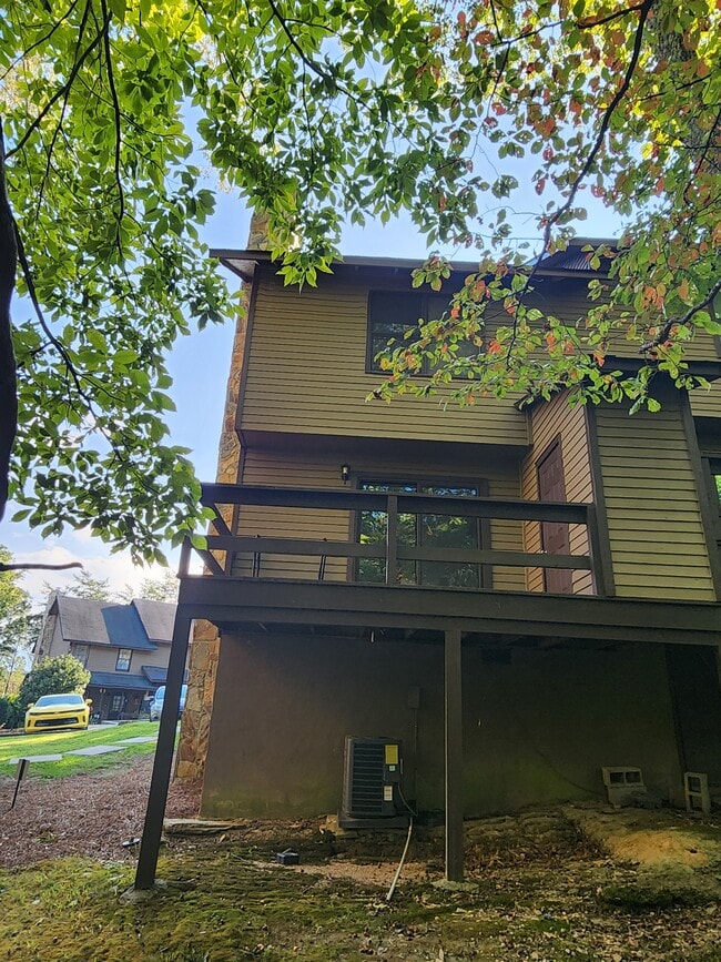 Building Photo - 28 Mountain View Ct