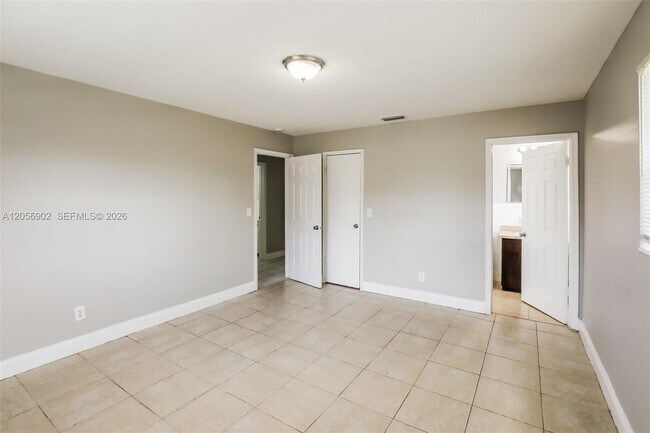 Building Photo - 7171 SW 10th Ct
