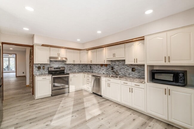 Building Photo - 6253 Headley Heights Ct