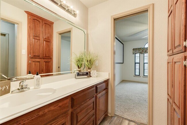 Building Photo - 112 Portulaca St