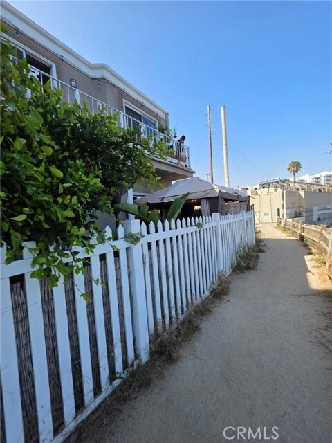 Building Photo - 120 Hurricane St