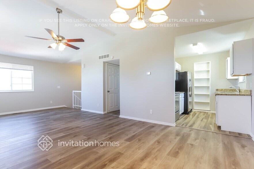 Building Photo - 3993 S Pitkin Way