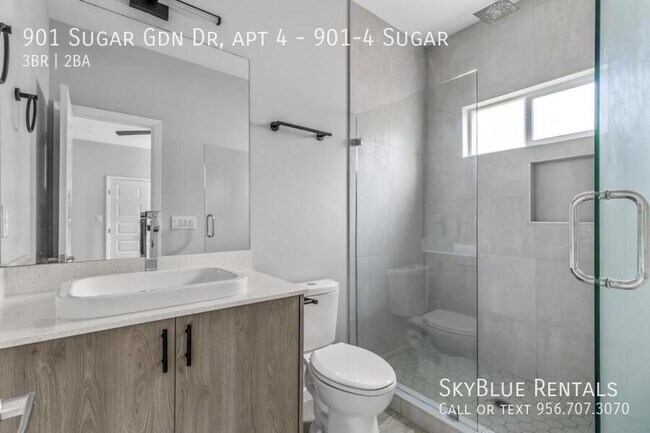Building Photo - 901 Sugar Gdn Dr