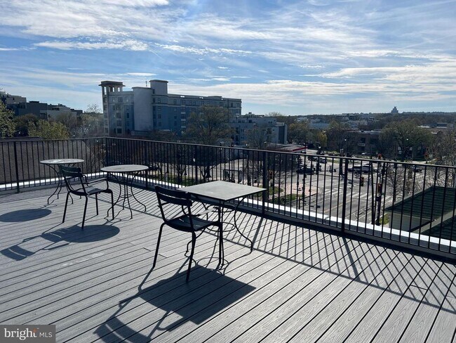 Building Photo - 845 Upshur St NW