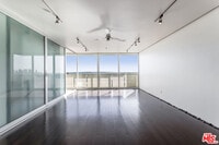 Building Photo - 8787 Shoreham Dr