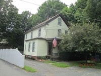 Building Photo - 40 Central St