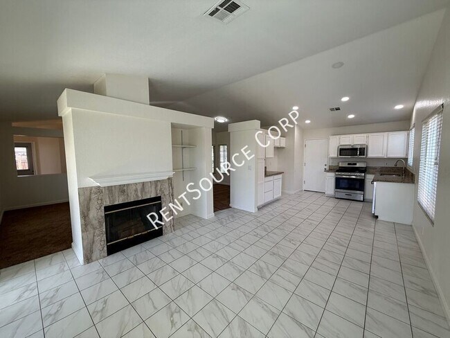Building Photo - 2240 Westpark Dr