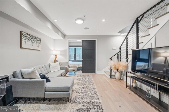 Building Photo - 1429 W Street NW Unit 1