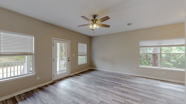 Building Photo - Beautiful 2/2 stand alone home in Santa Ro...