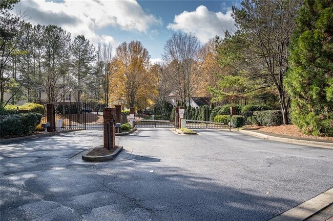 Building Photo - 303 Spring Heights Ln
