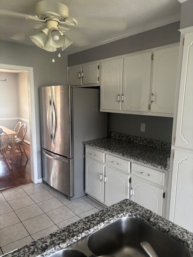 Building Photo - 4621 Shadow Moss Ct