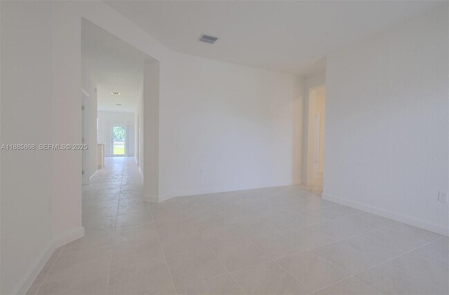 Building Photo - 2972 SE 23rd Ave