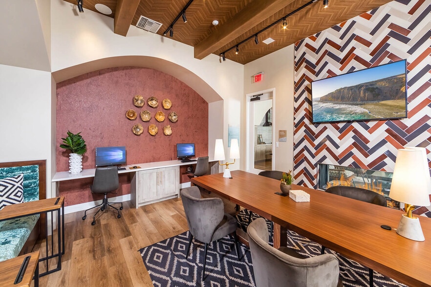 Building Photo - The Seaton Apartments