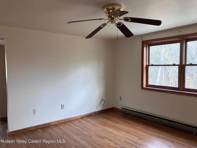 Building Photo - 274 N Rd