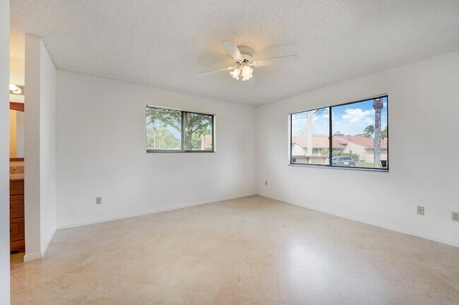 Building Photo - 22 Walcott Dr