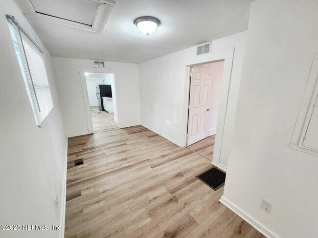 Building Photo - 2184 W 45th St