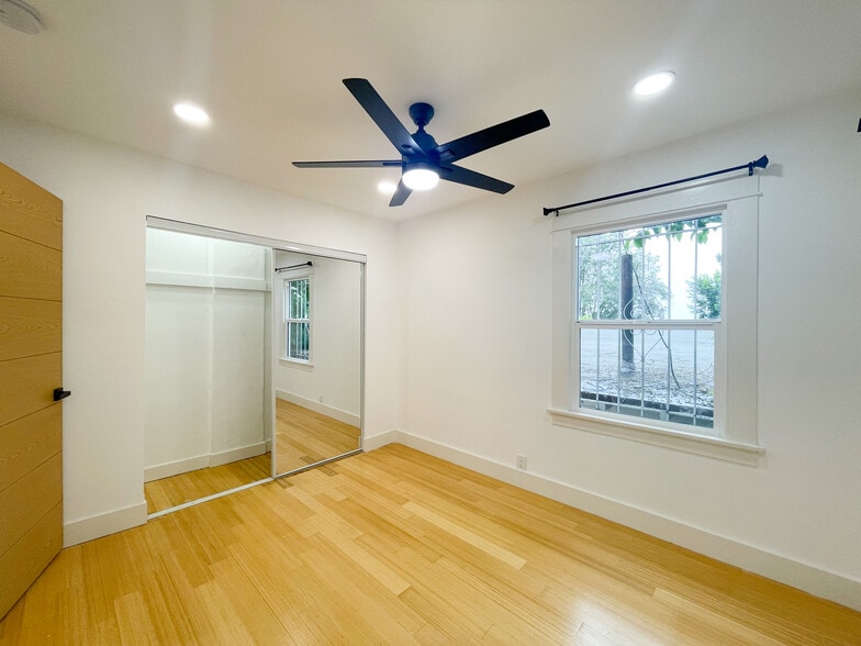 Building Photo - 2414 Effie St