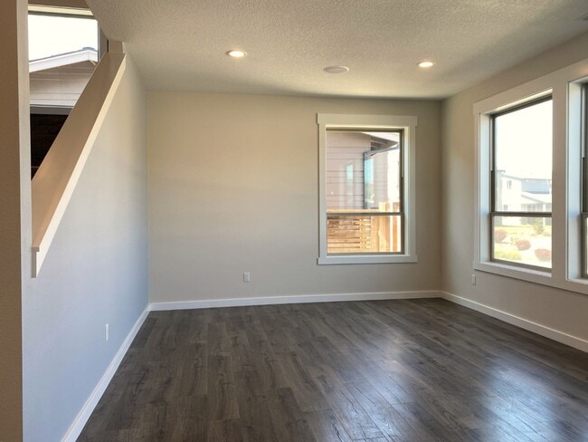 Building Photo - 112 Southshore Ave