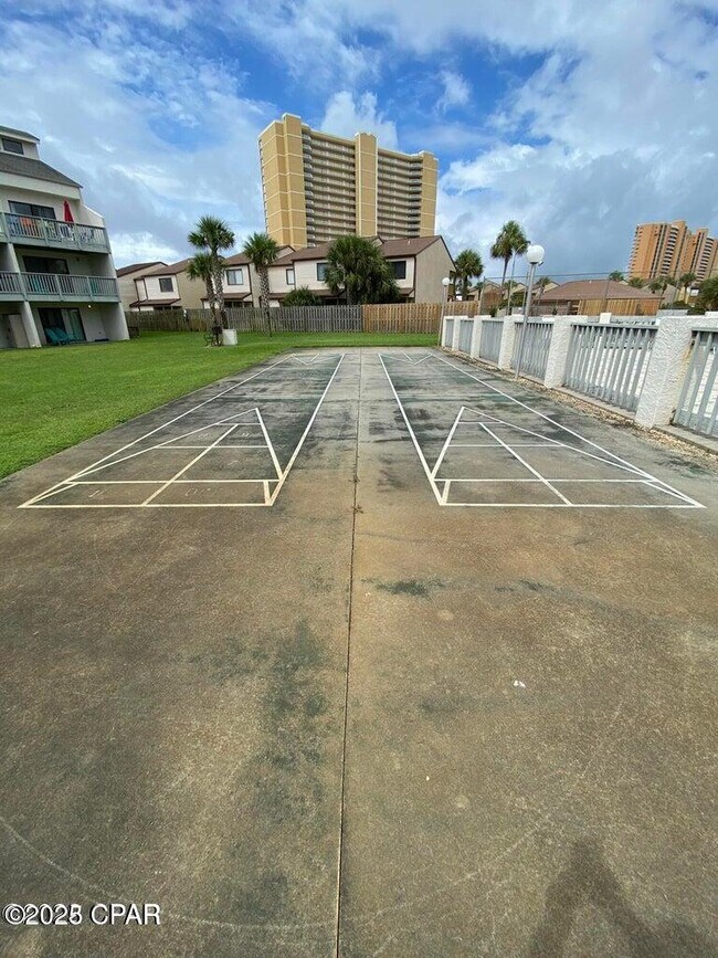 Building Photo - 17614 Front Beach Rd