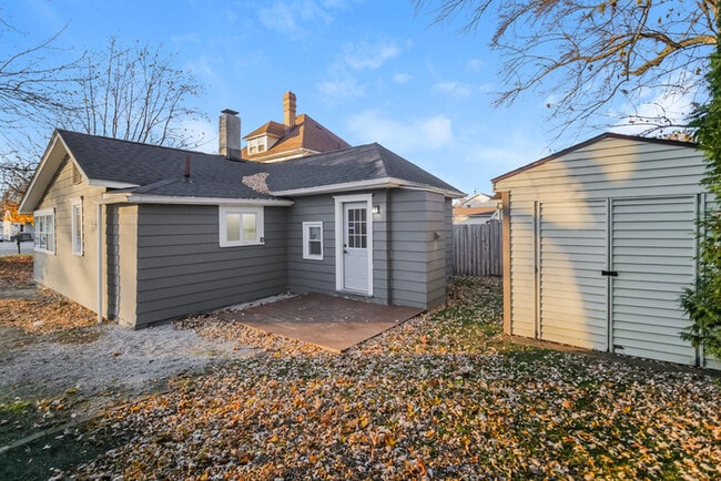 Building Photo - 495 Massillon Rd