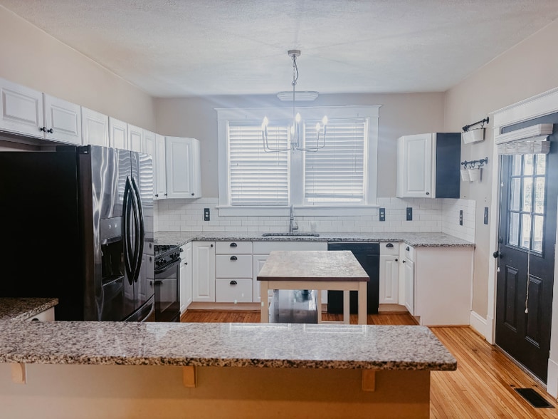 Building Photo - 238 Cleveland Ave