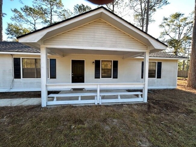 Primary Photo - 3-bedroom home located in the charming Lake Park, GA