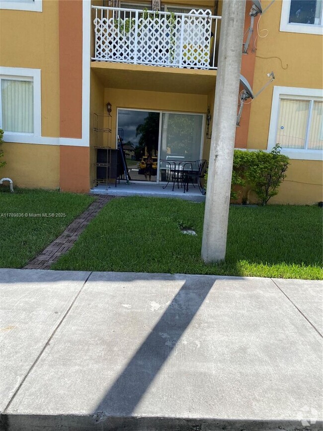 Building Photo - 20850 SW 87th Ave