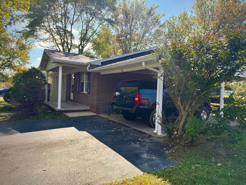 Building Photo - 597 Bluebird Dr