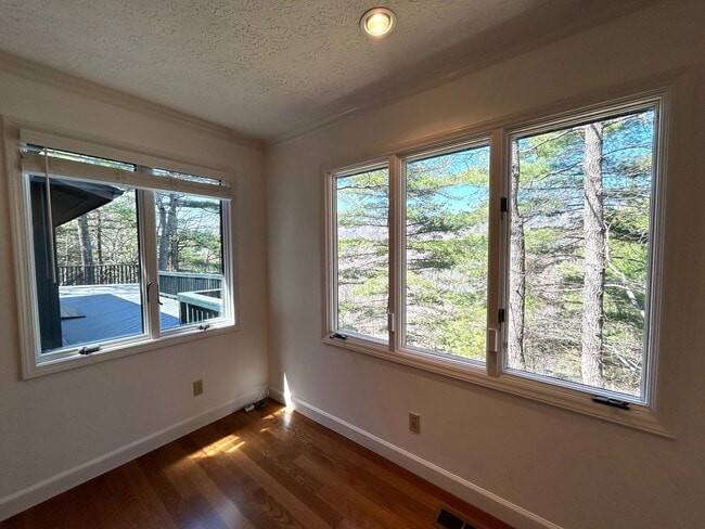 Building Photo - Central AVL - Large Custom Built Home with...