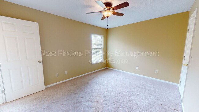 Building Photo - 11861 Lake Fern Dr