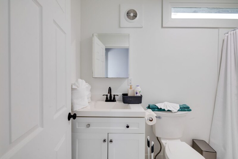 Building Photo - 414 S Holladay Dr