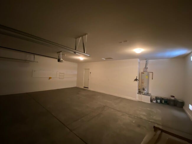 Building Photo - Exceptional 4BR/2BA Home in Magma Ranch! T...